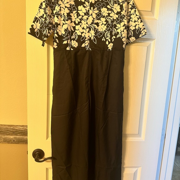 Black and White Floral Jumpsuit - Picture 4 of 5